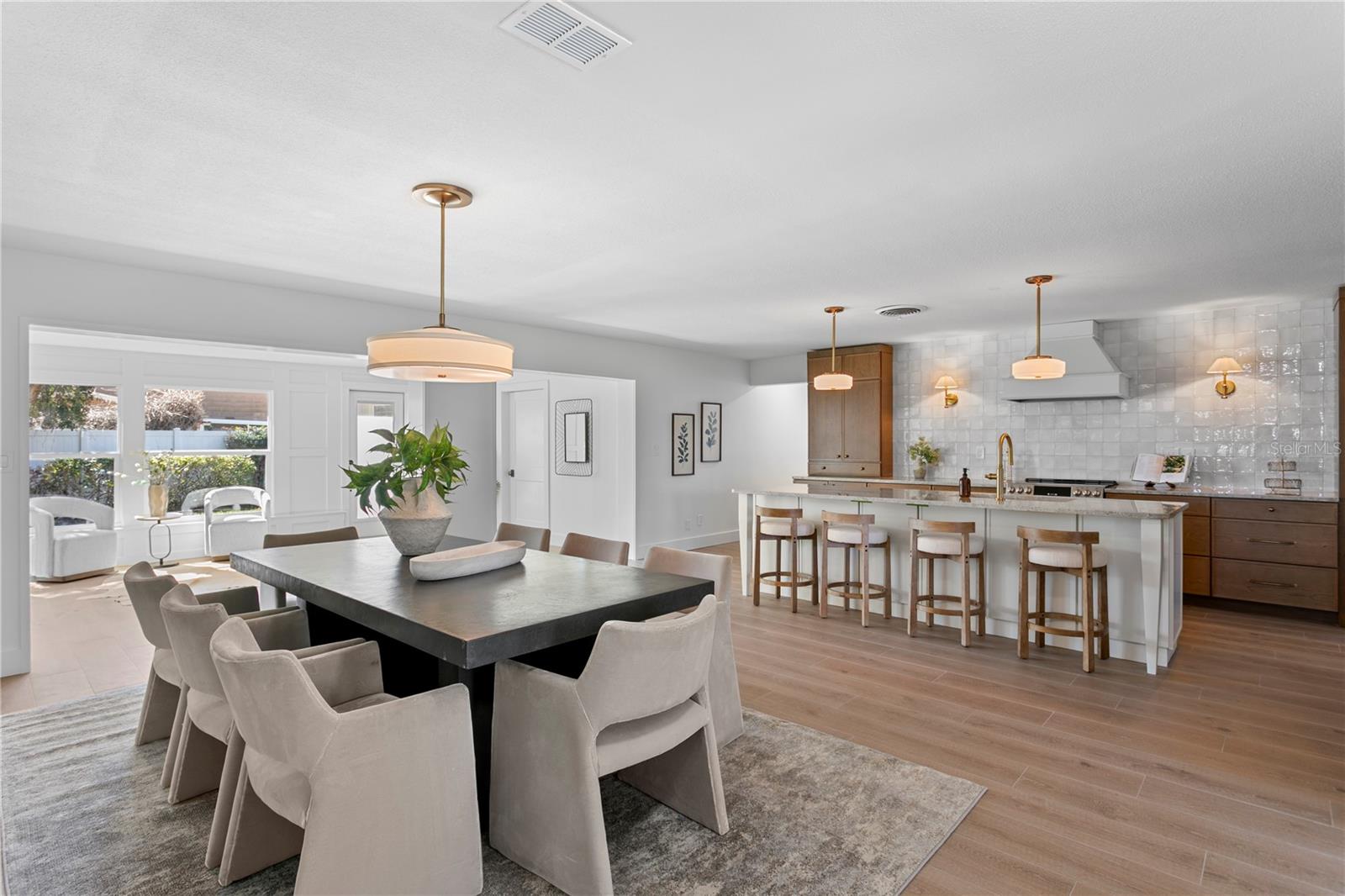 Open Dining to Kitchen