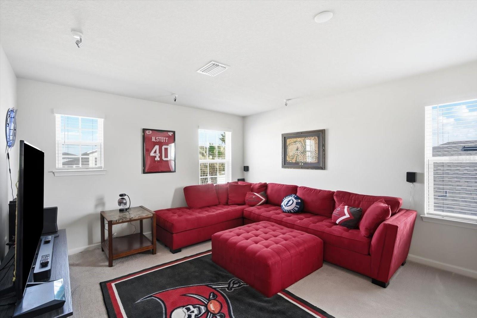 20' x 13' versatile LOFT