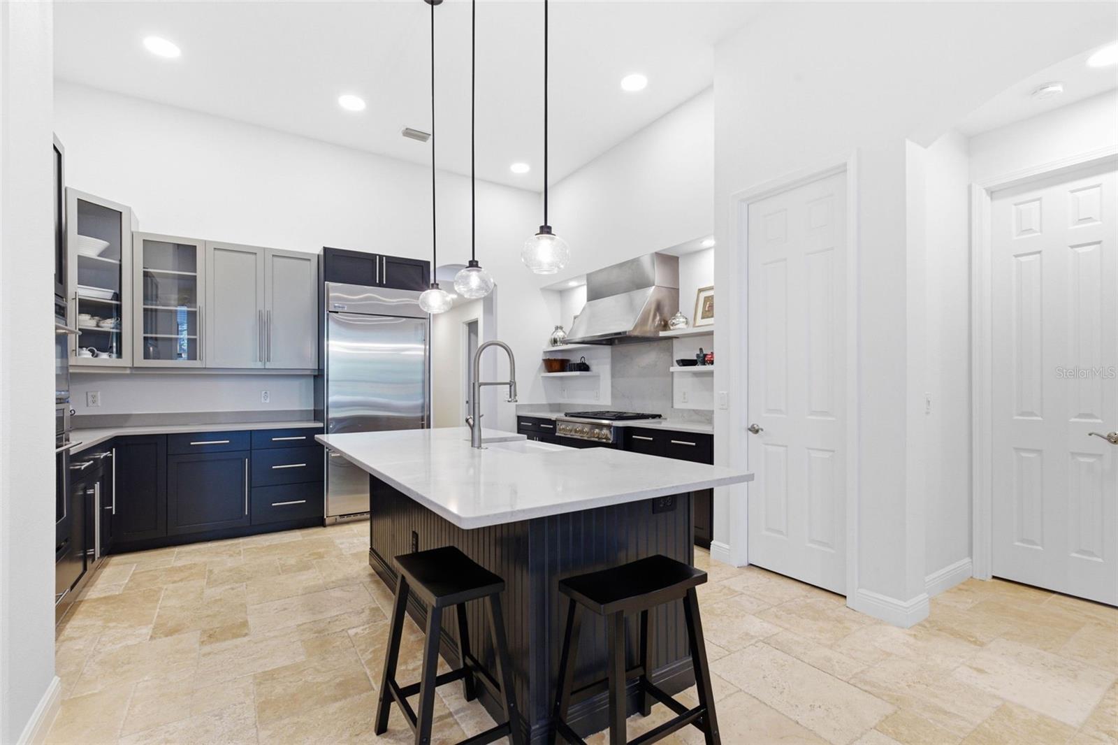 Kitchen-Quartz Counter Tops