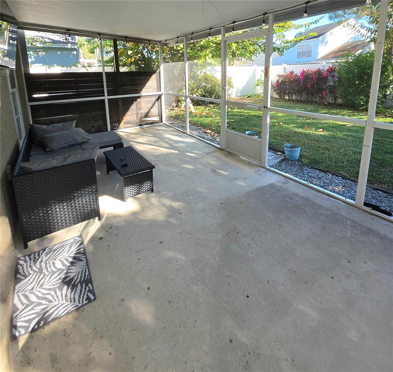 Large screened in lanai