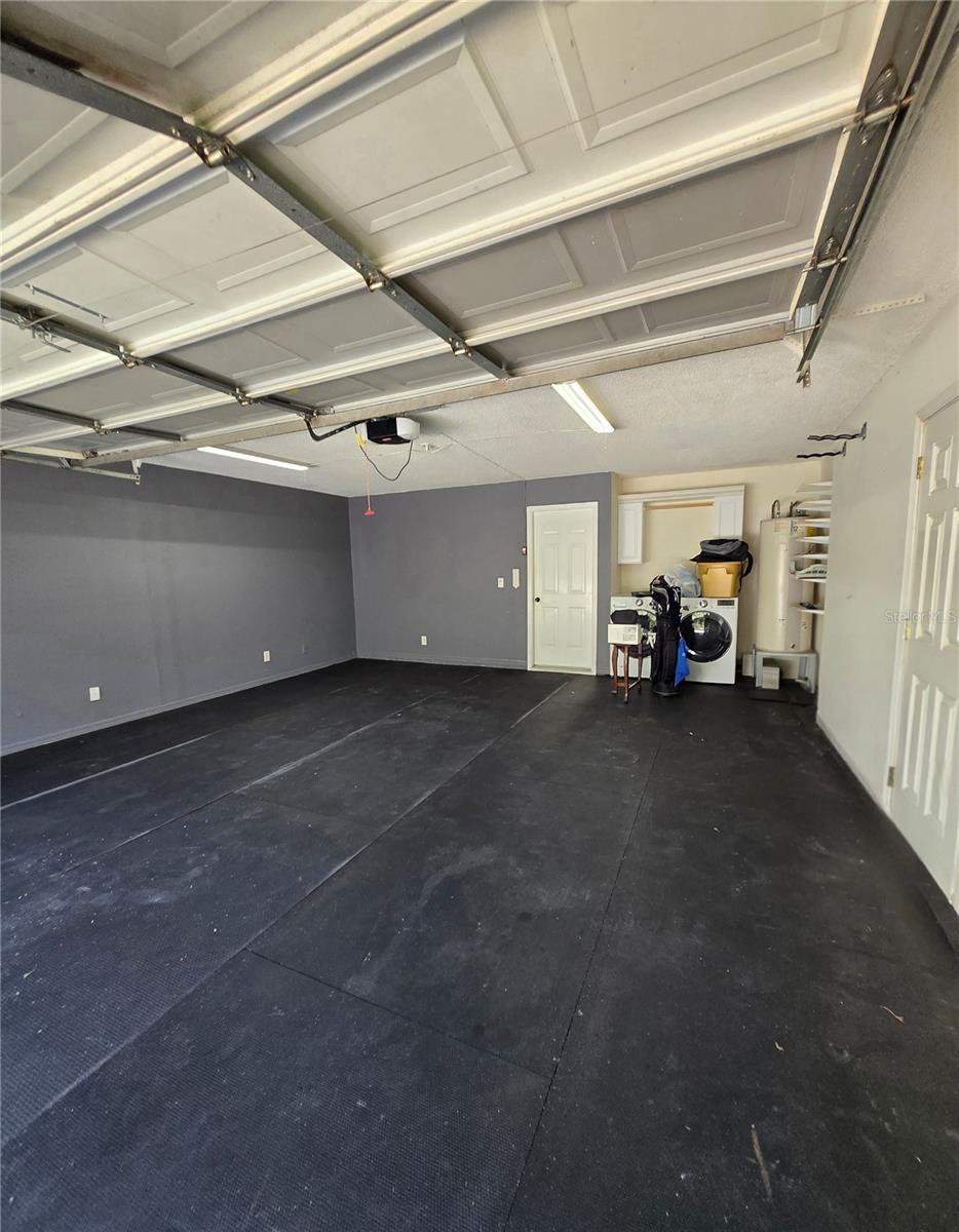 Garage with rubber matting