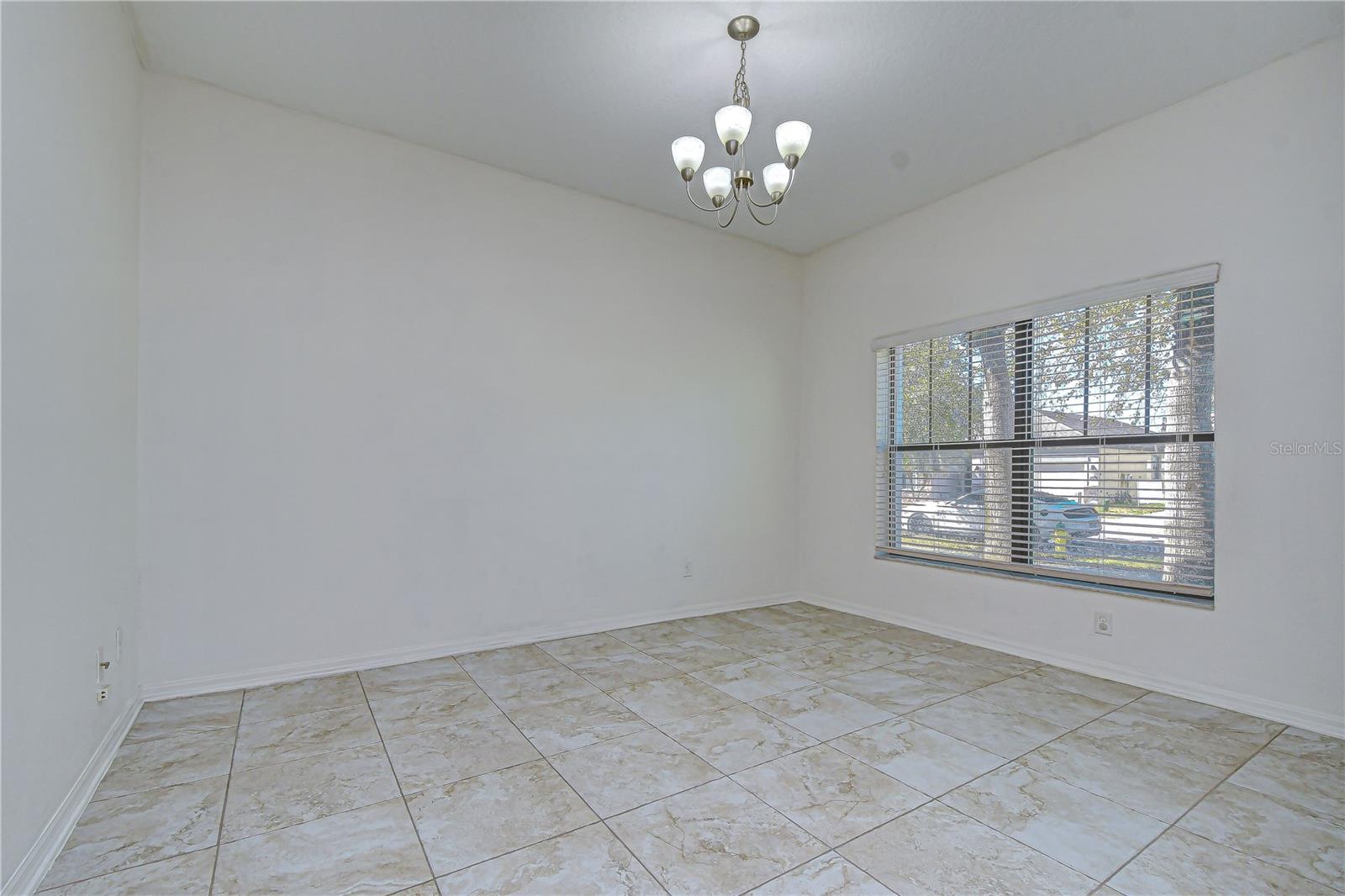 Flexible front room!