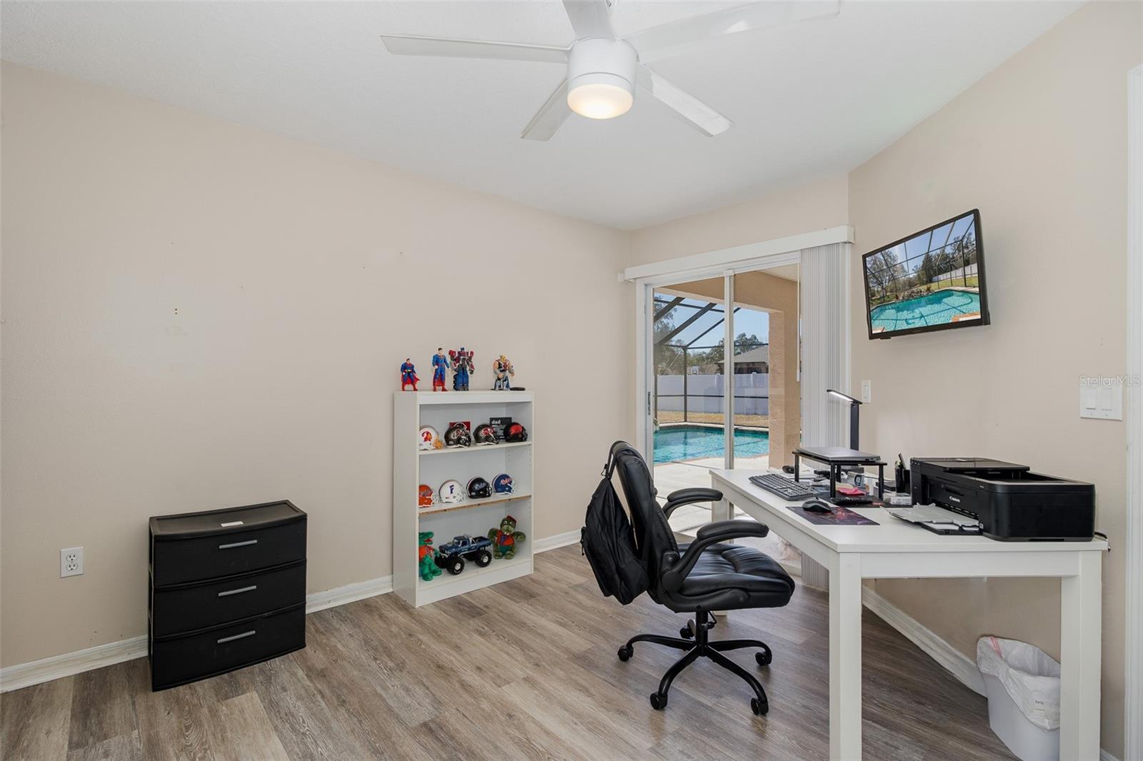 First level guest bedroom. #2