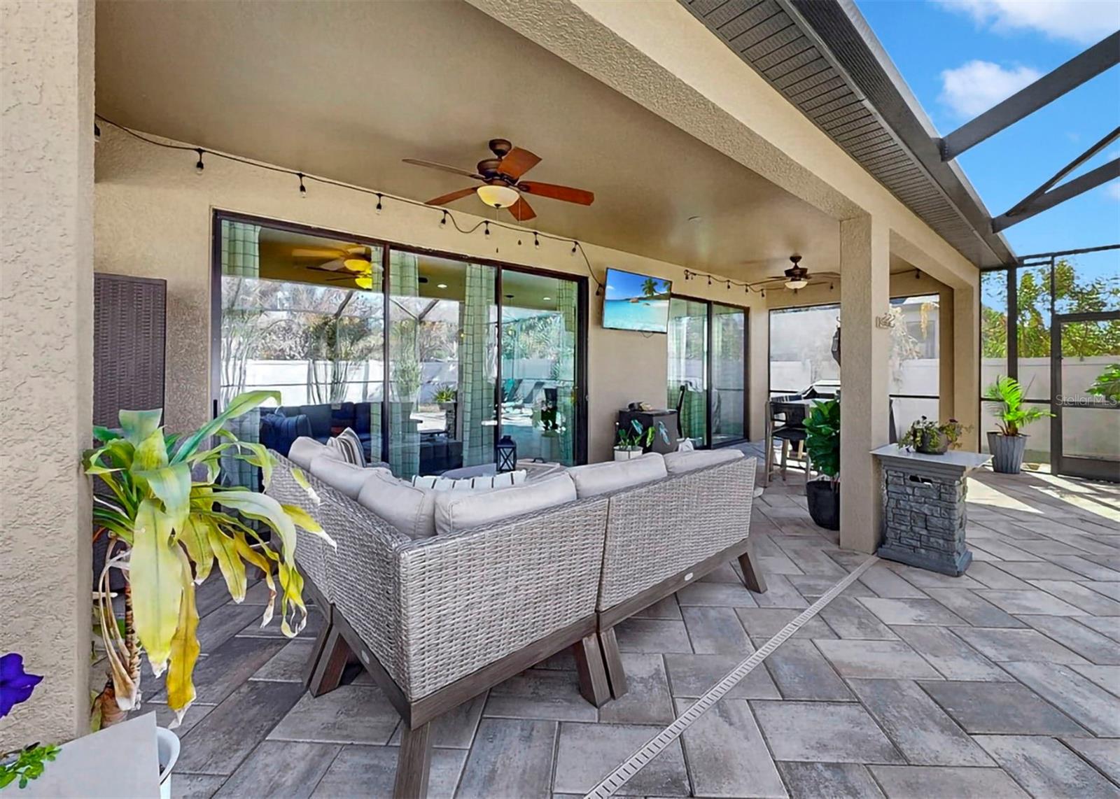 Room for dining and conversation