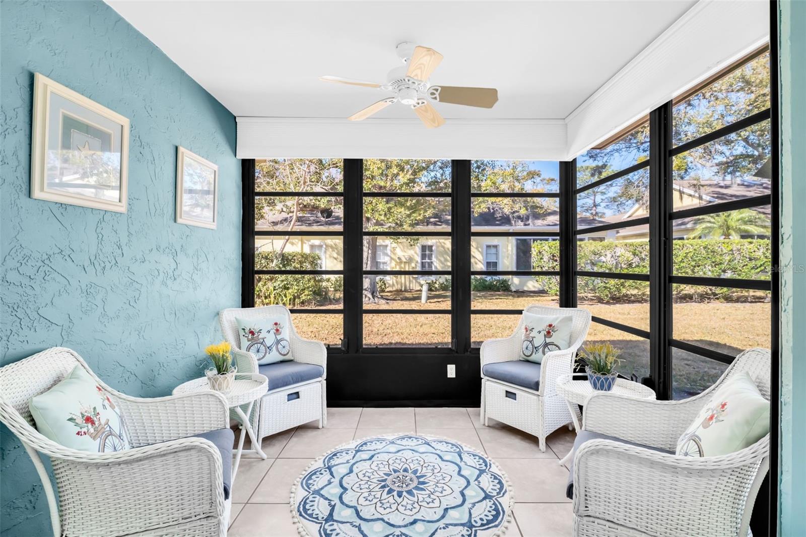 You'll enjoy the peaceful views and seeing deer stop by to visit daily~