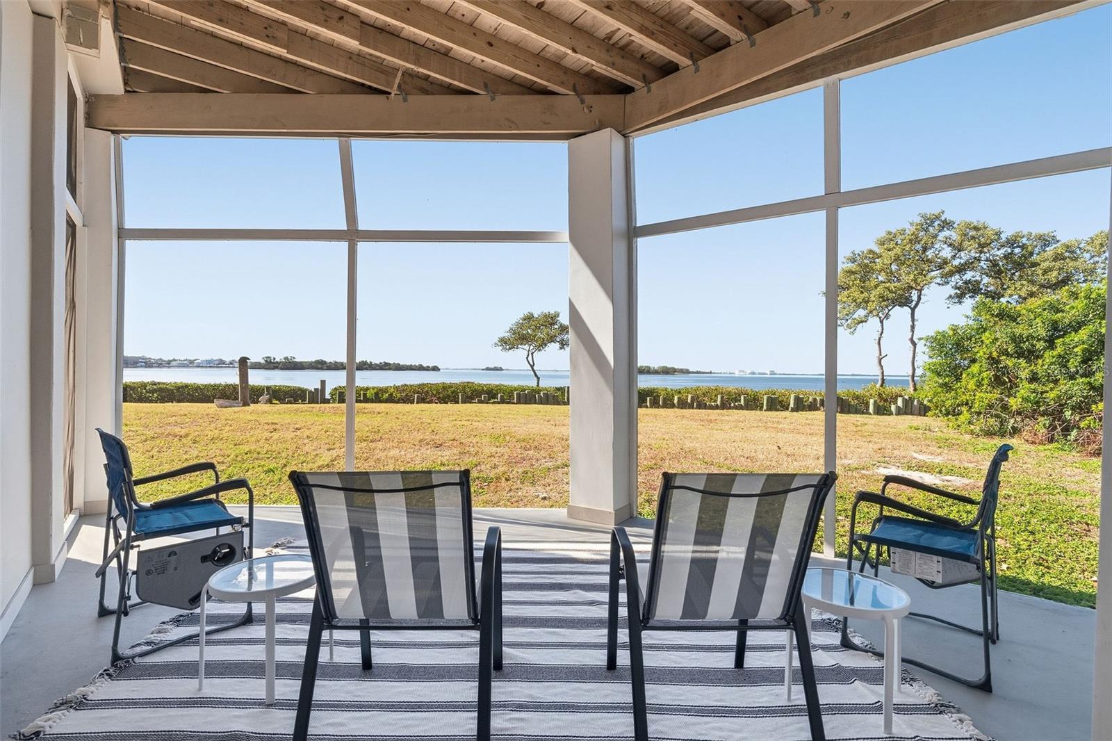 Ground floor screened patio