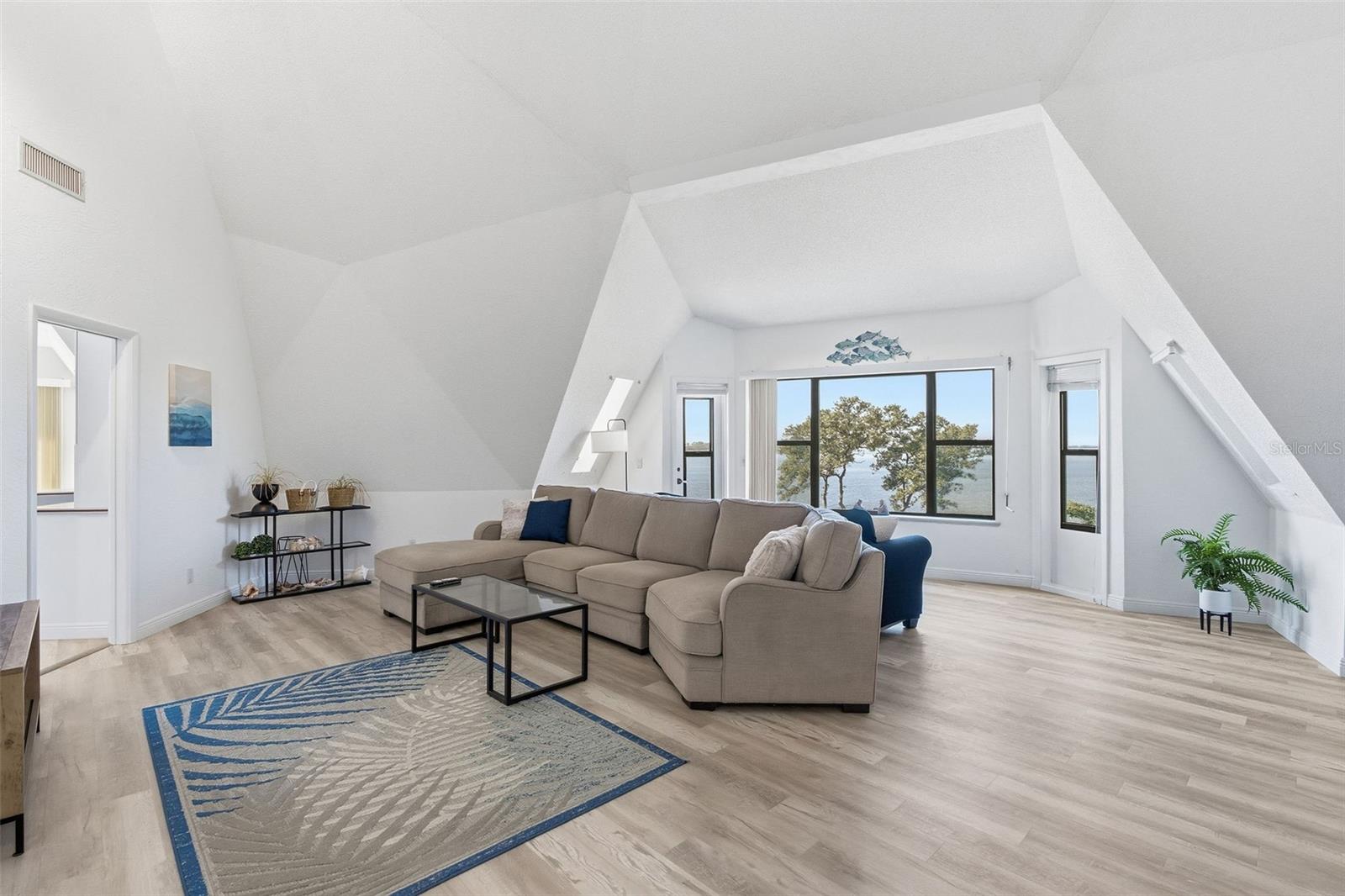 Livingroom with kitchen entry to the left