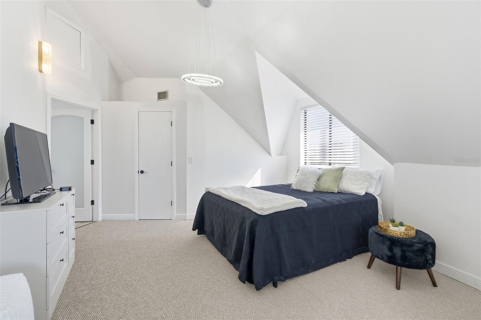 Primary Bedroom with Walkin closet.
