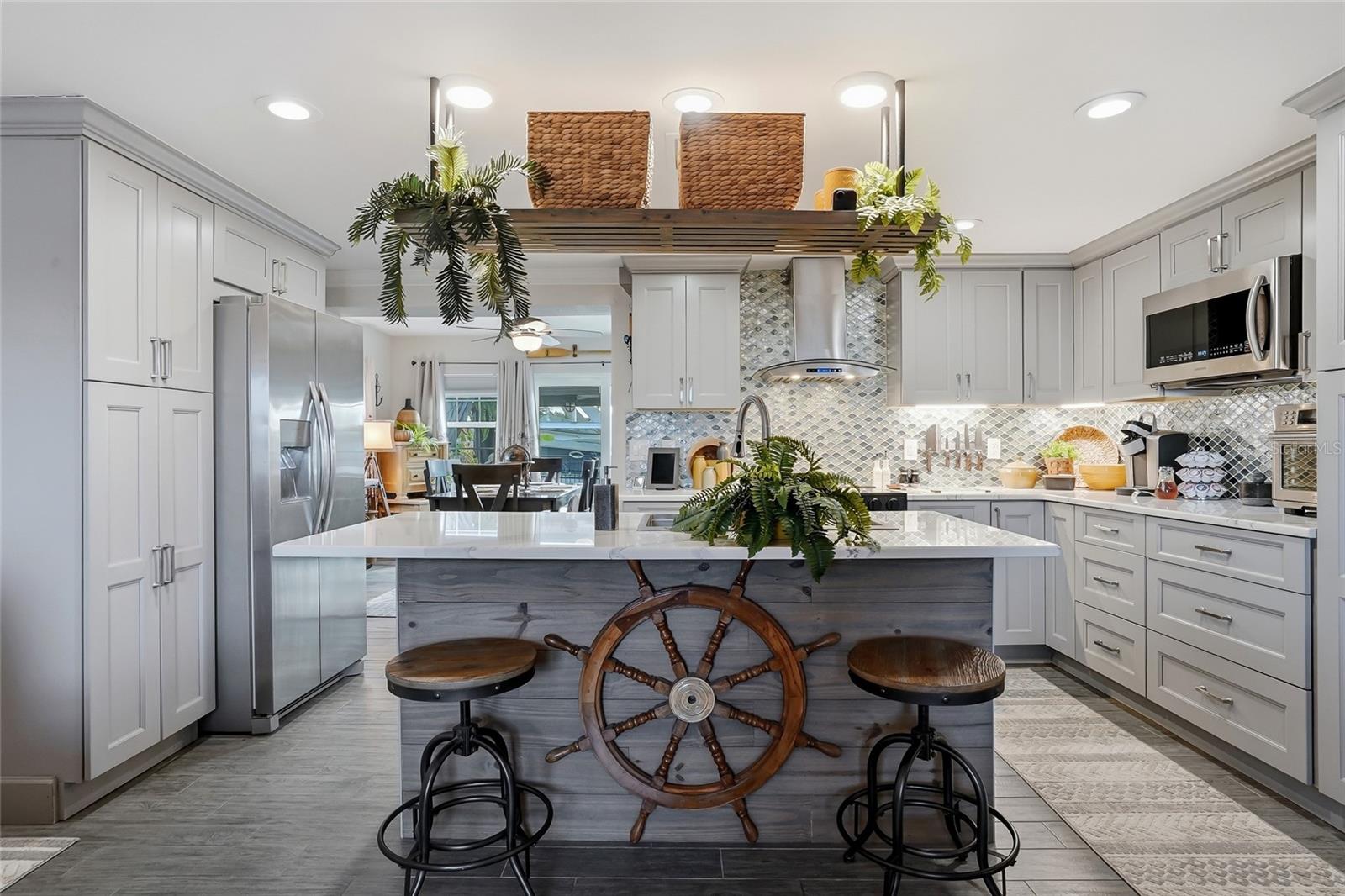 soft close cabinets / drawers