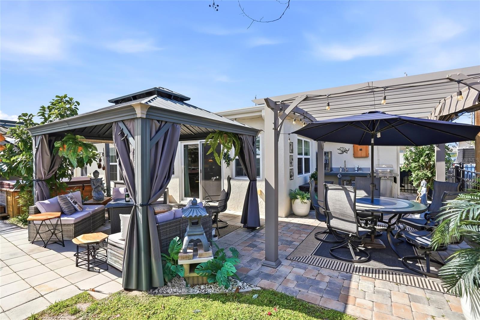 pergola & cabana convey