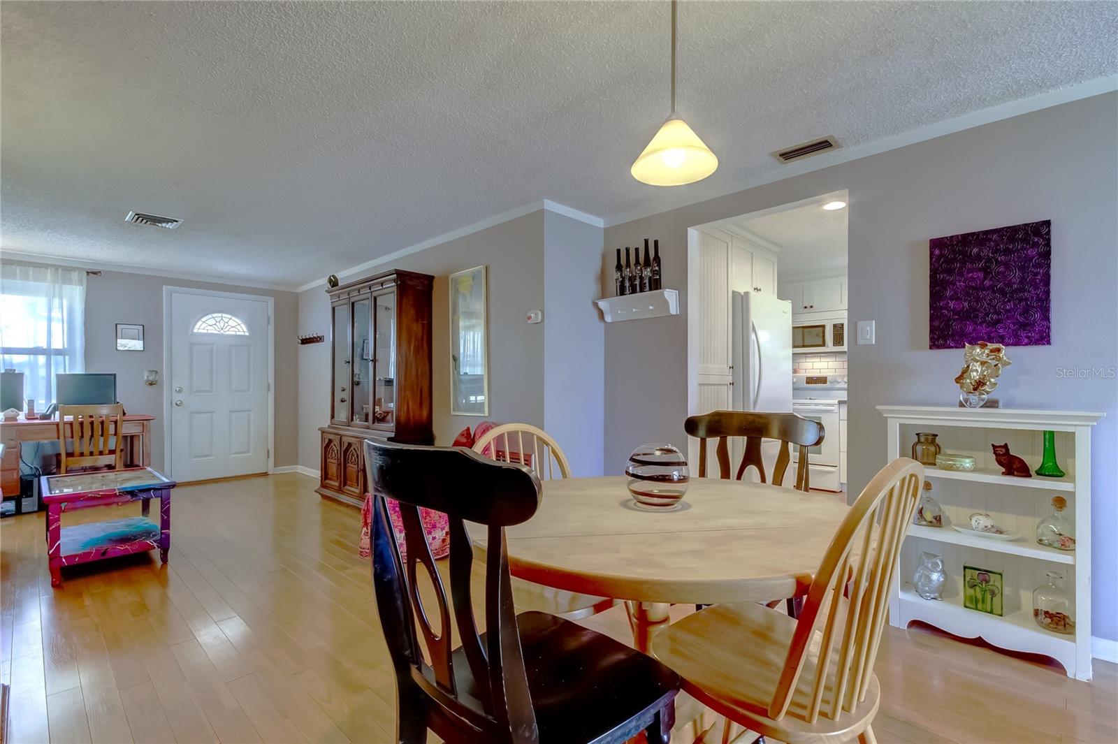 dining room into kitchen