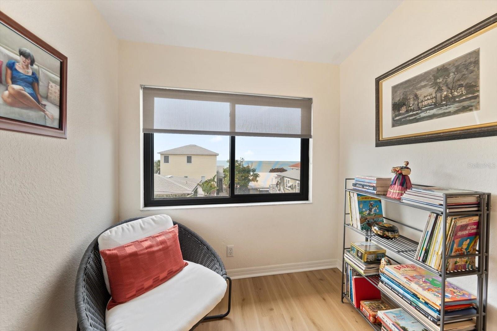 Additional area in primary bedroom.