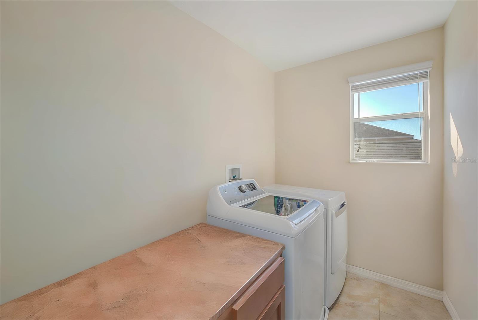 STAGED LAUNDRY ROOM