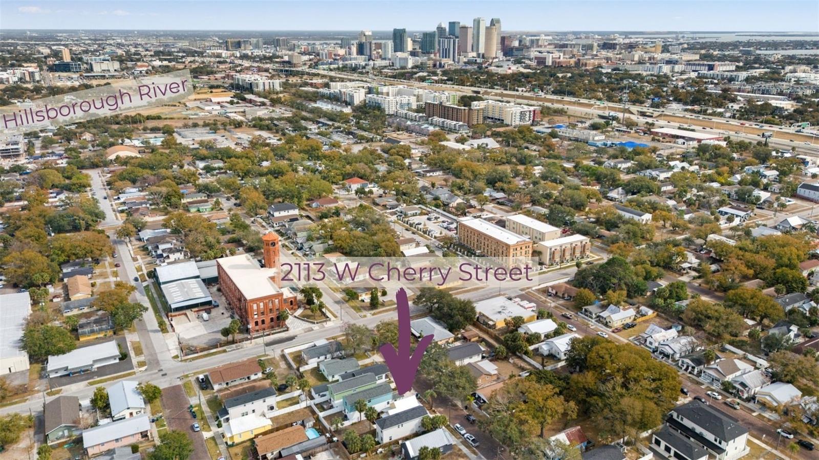 Close proximity to Downtown Tampa and the river