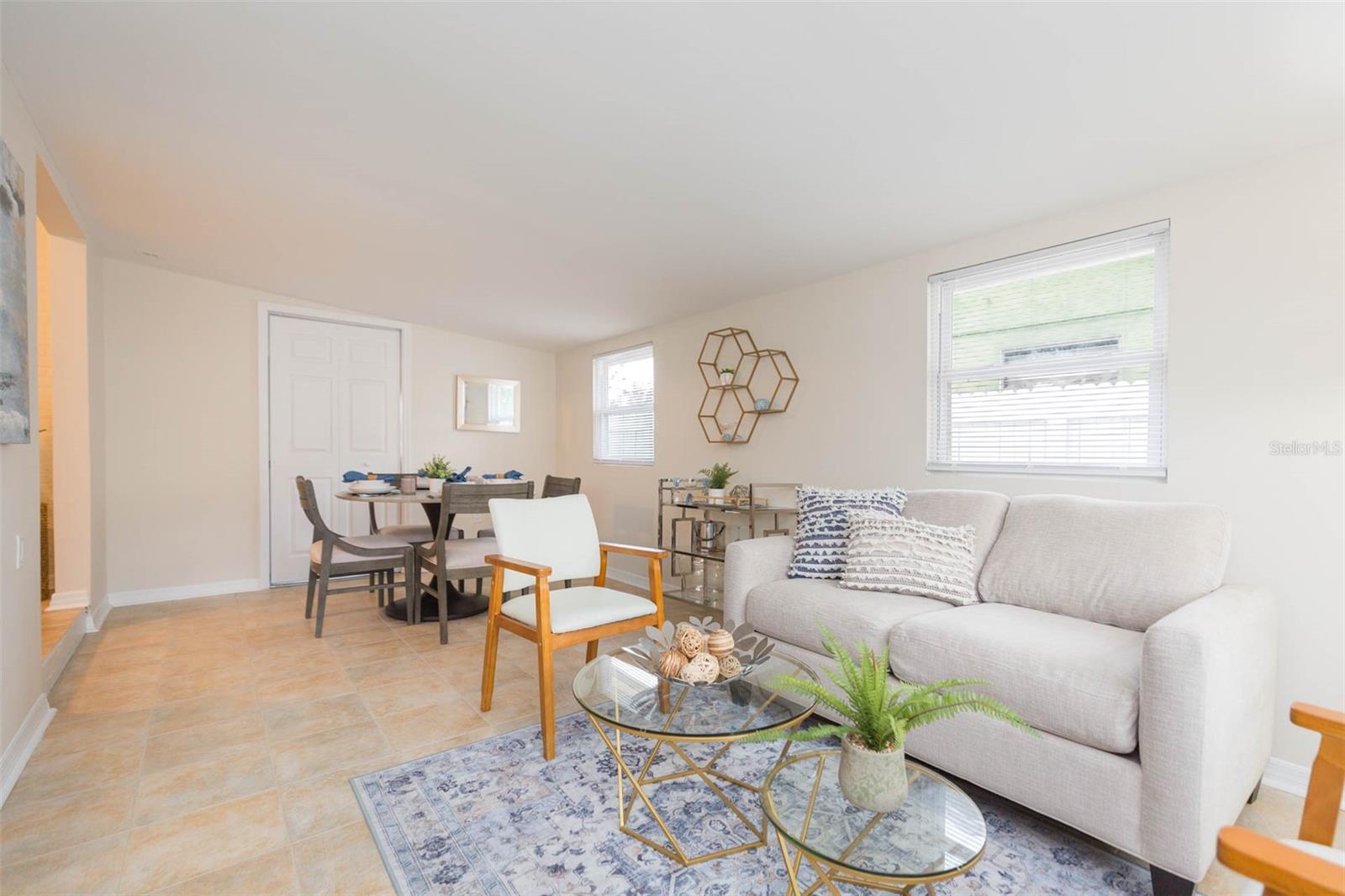 Bonus room- could be a 3rd bedroom/master en-suite