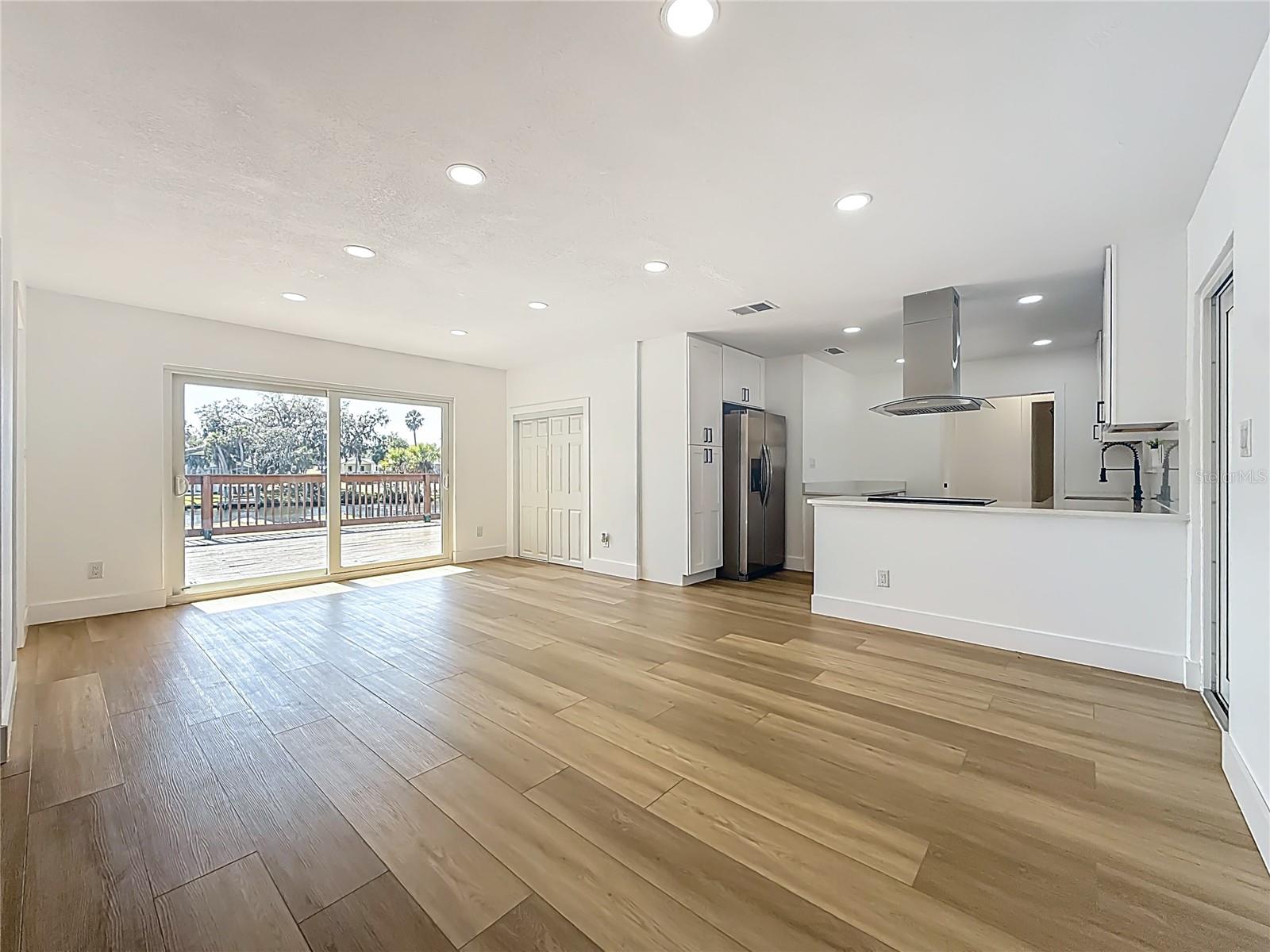 Livingroom - kitchen