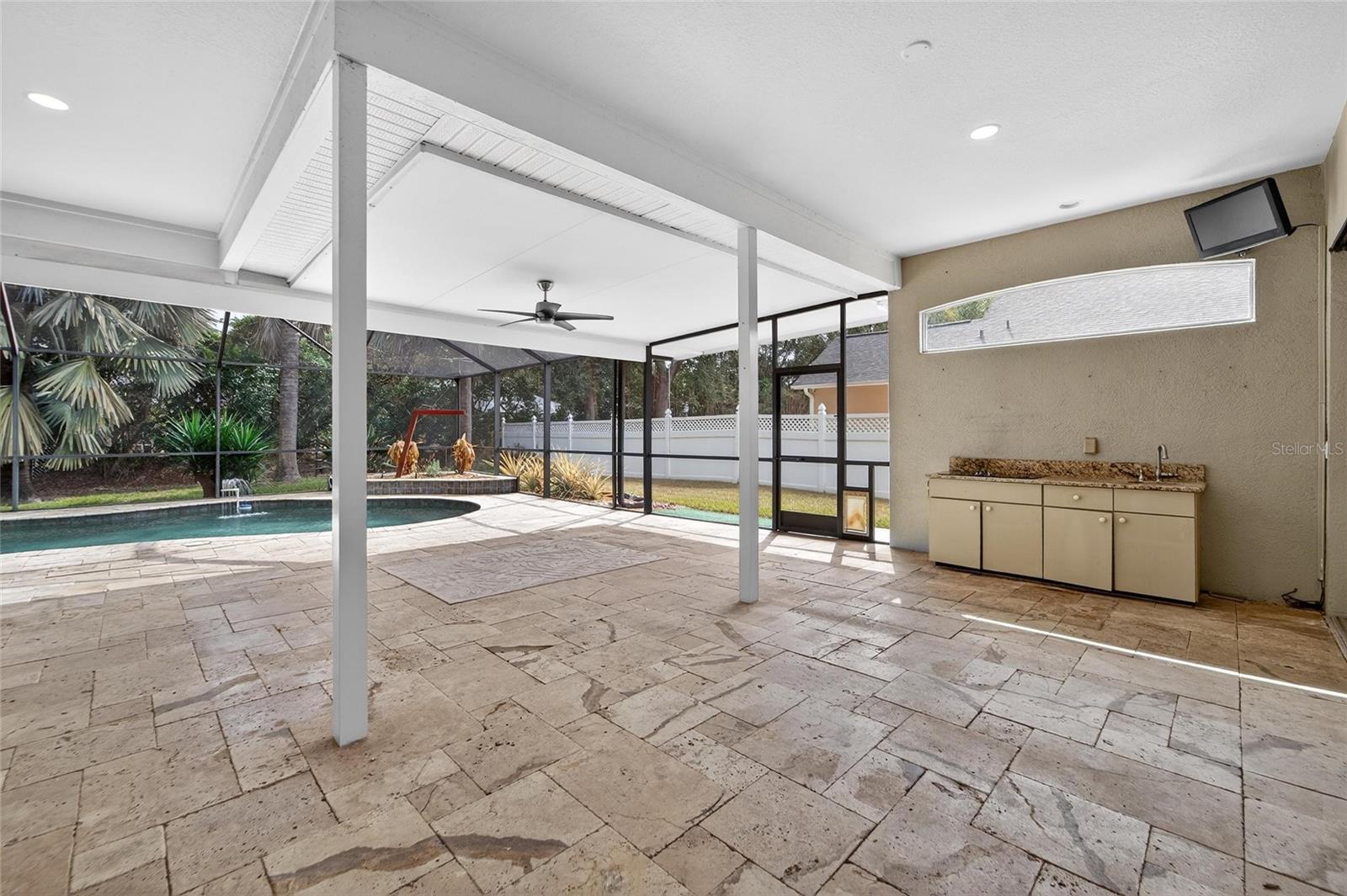 Lanai with oversized roof