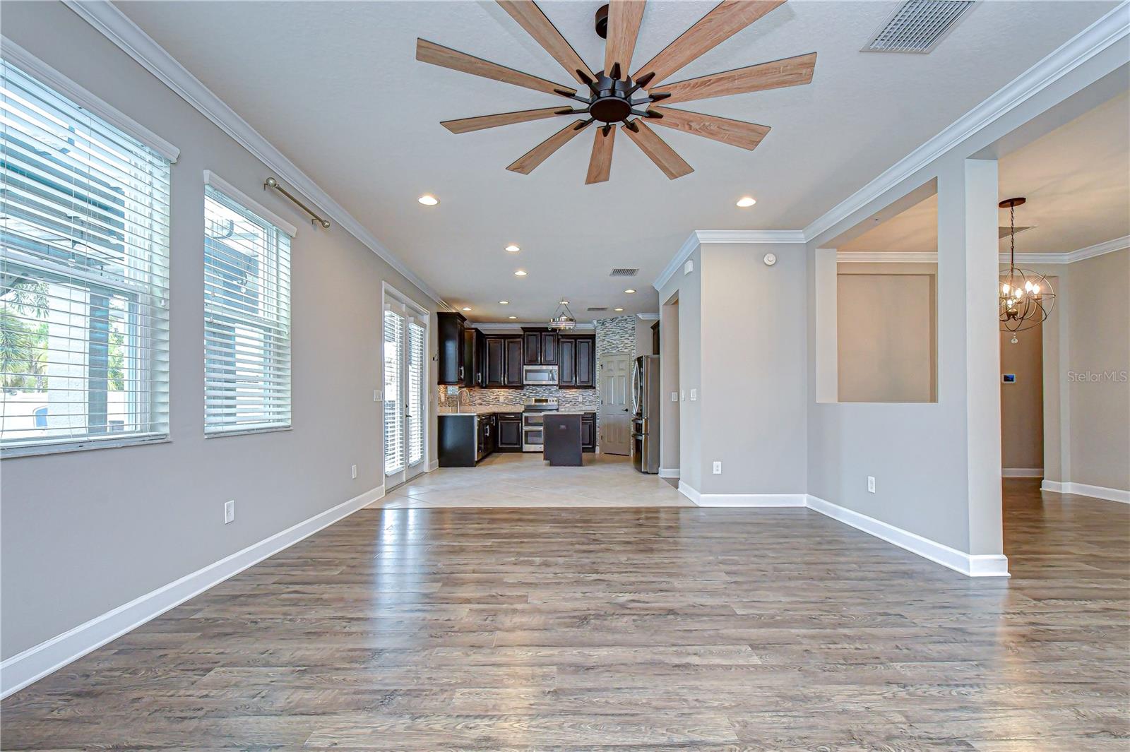 Seamlessly connecting rooms!