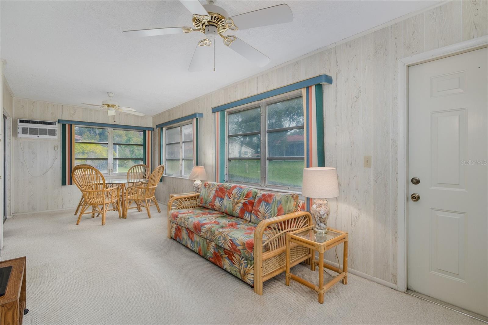 Fully Enclosed Florida Room w/Access to Backyard