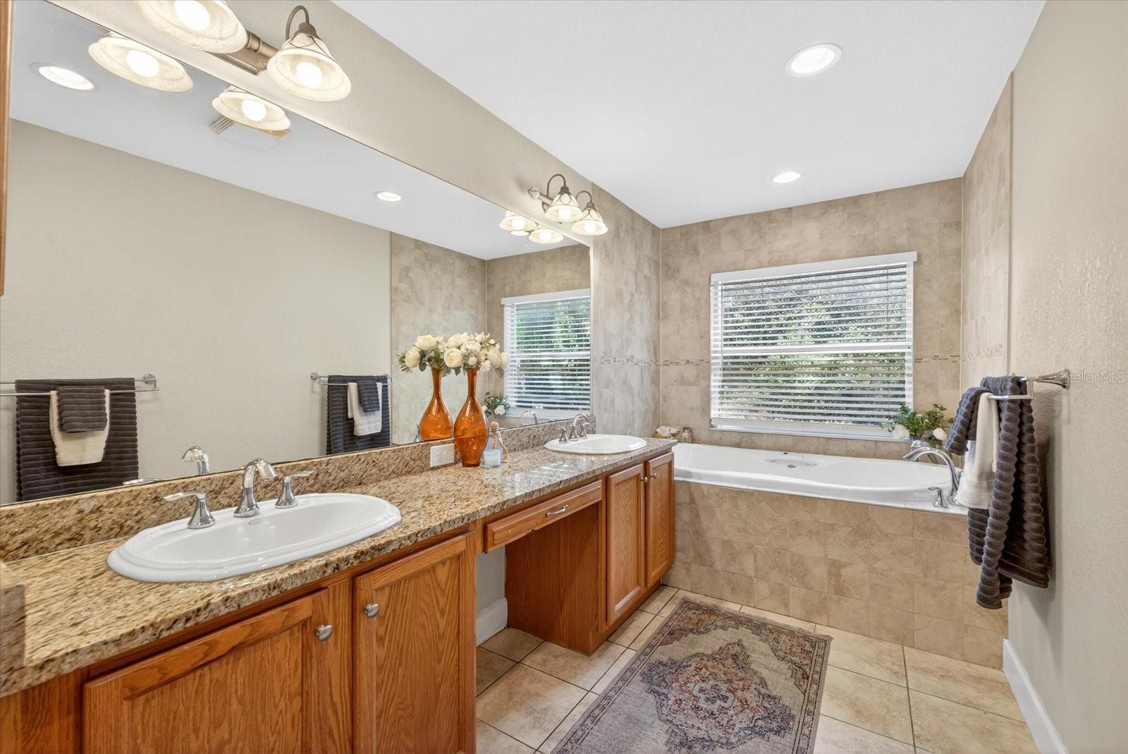 Master En suit bathroom