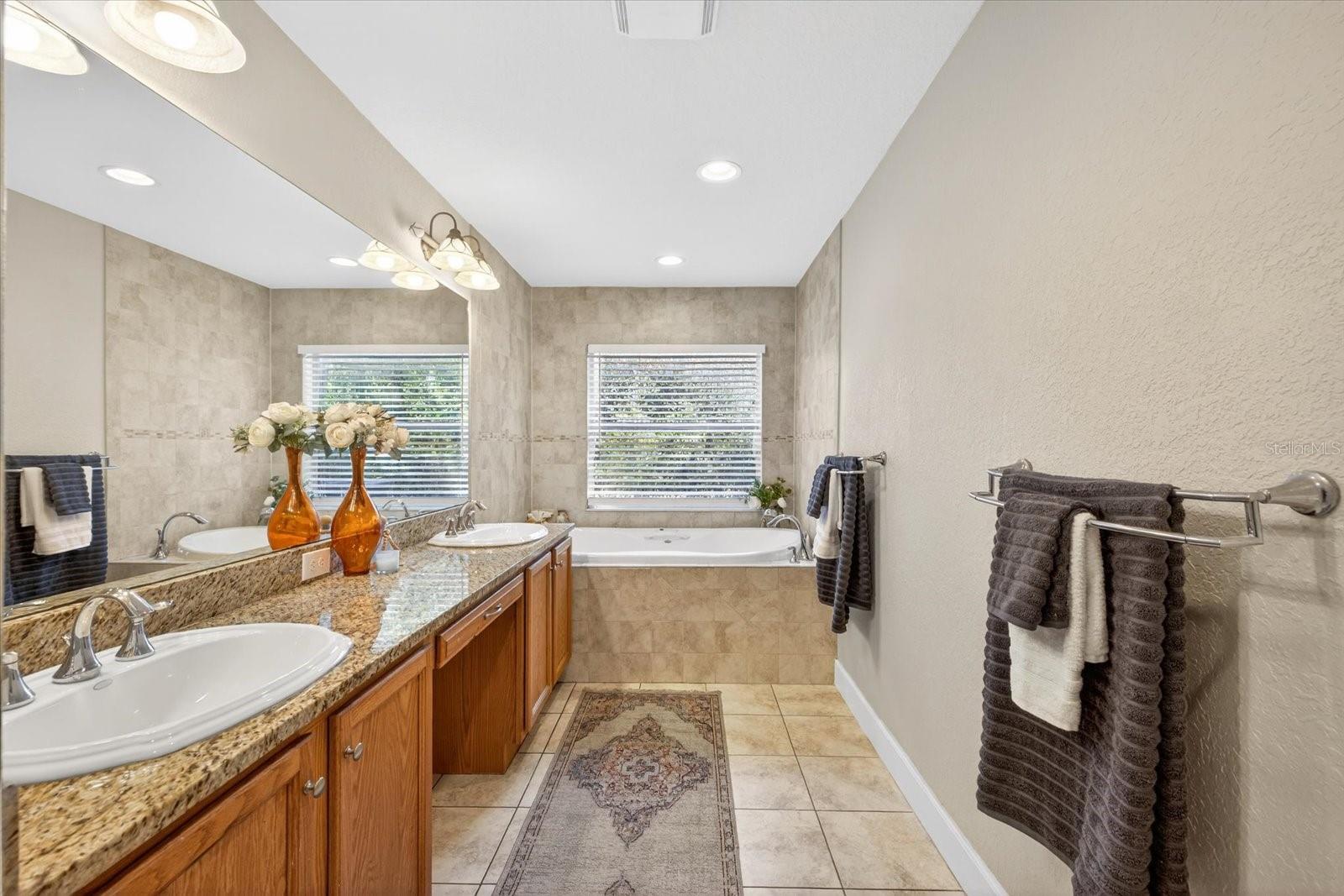 Master En suit bathroom