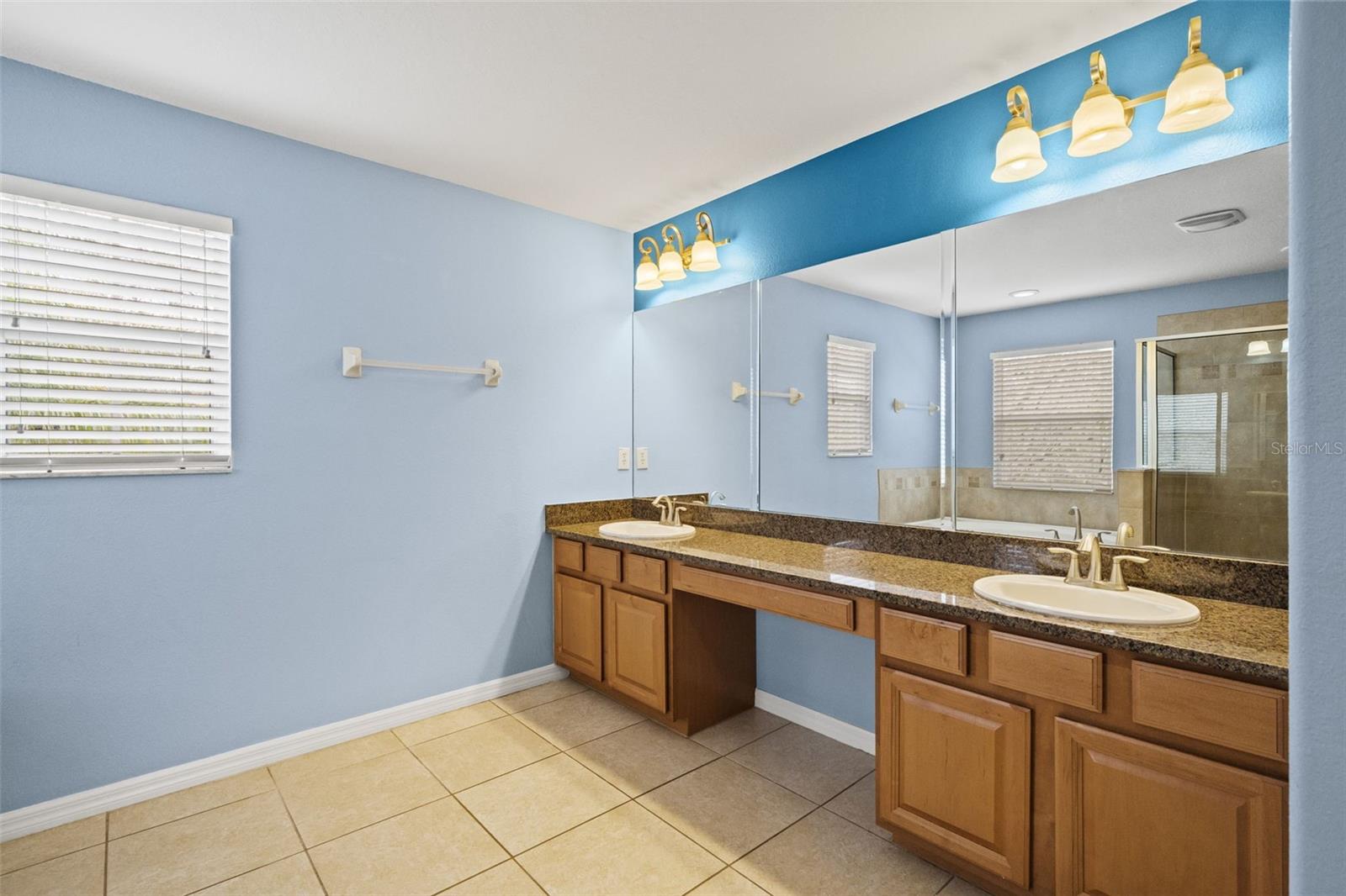 Primary En-Suite Bath