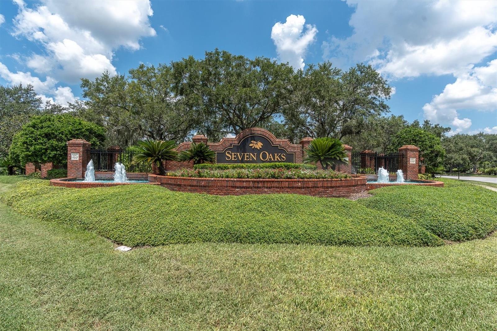 Seven Oaks Community Entrance