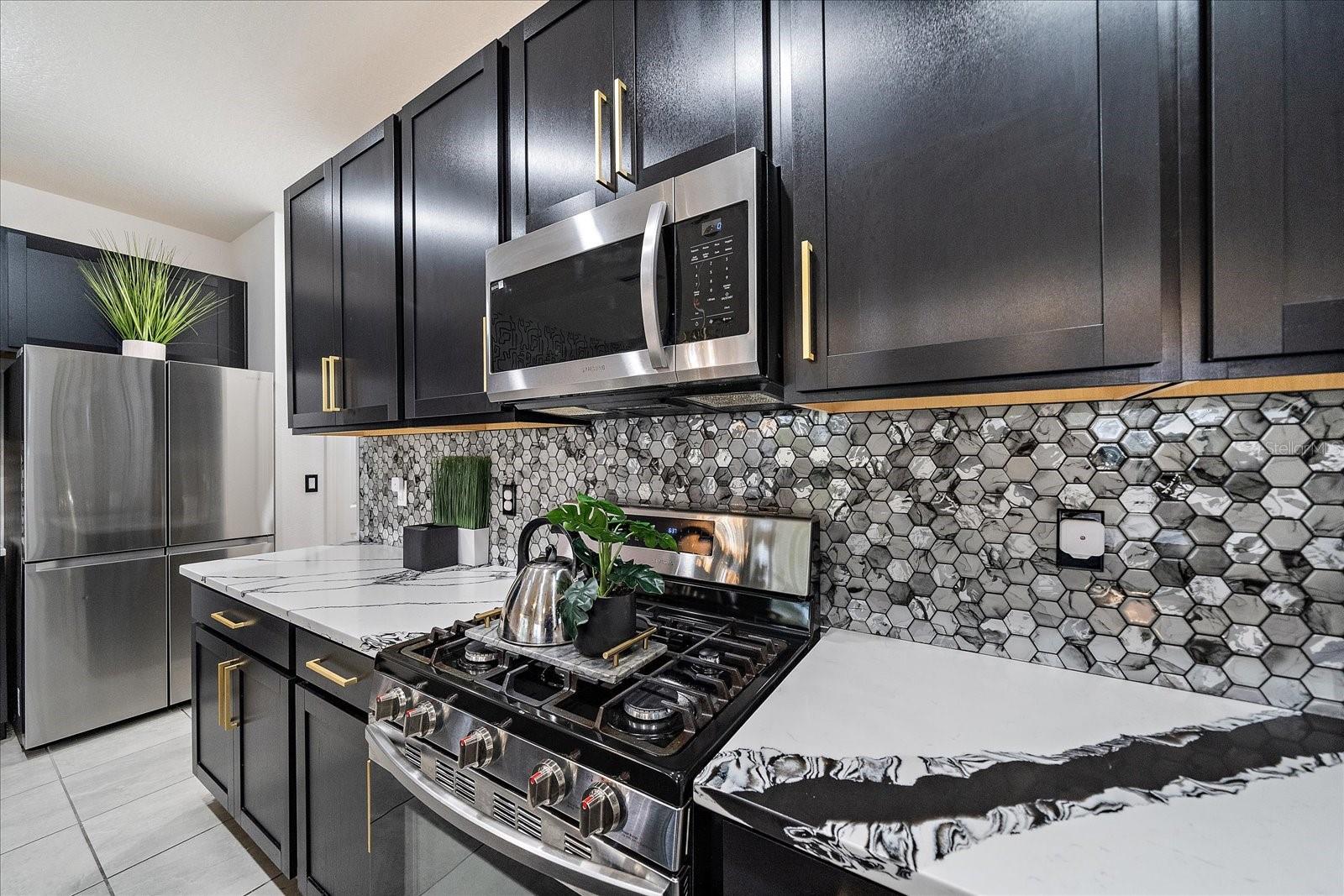 Elegant tile backsplash