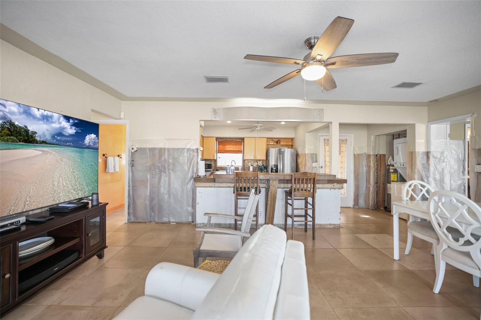 OPEN LIVING DINING ROOM
