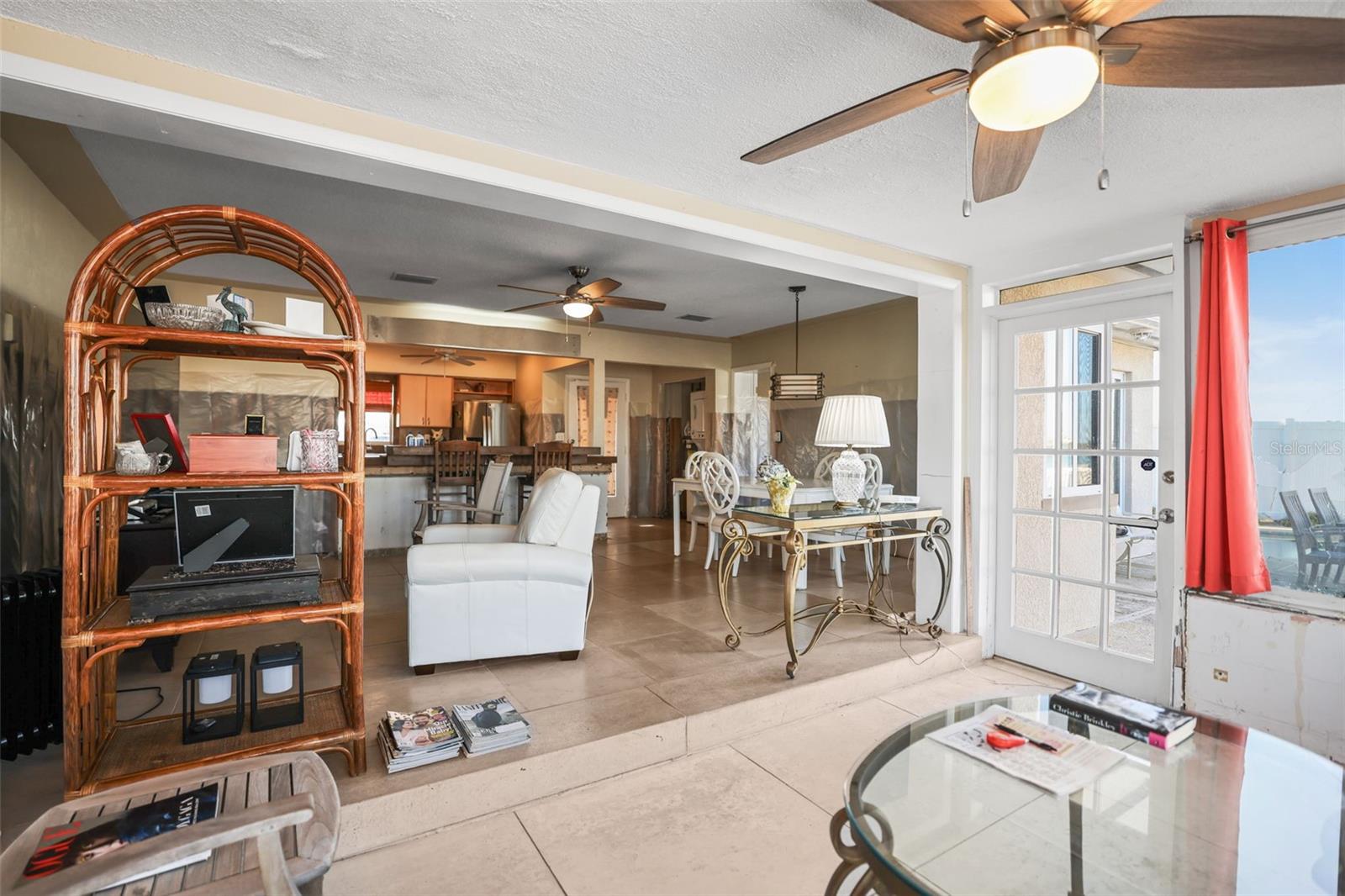 SUNROOM WITH EXIT TO OUTDOORS