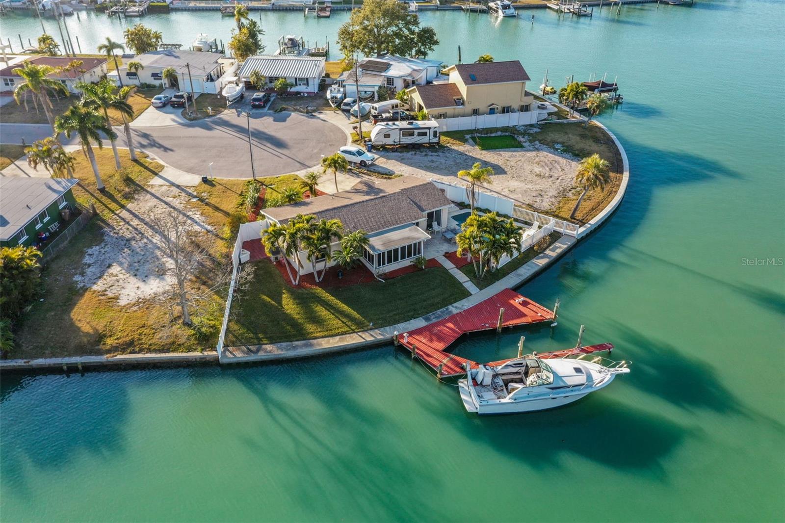 BOATERS DREAM PROPERTY