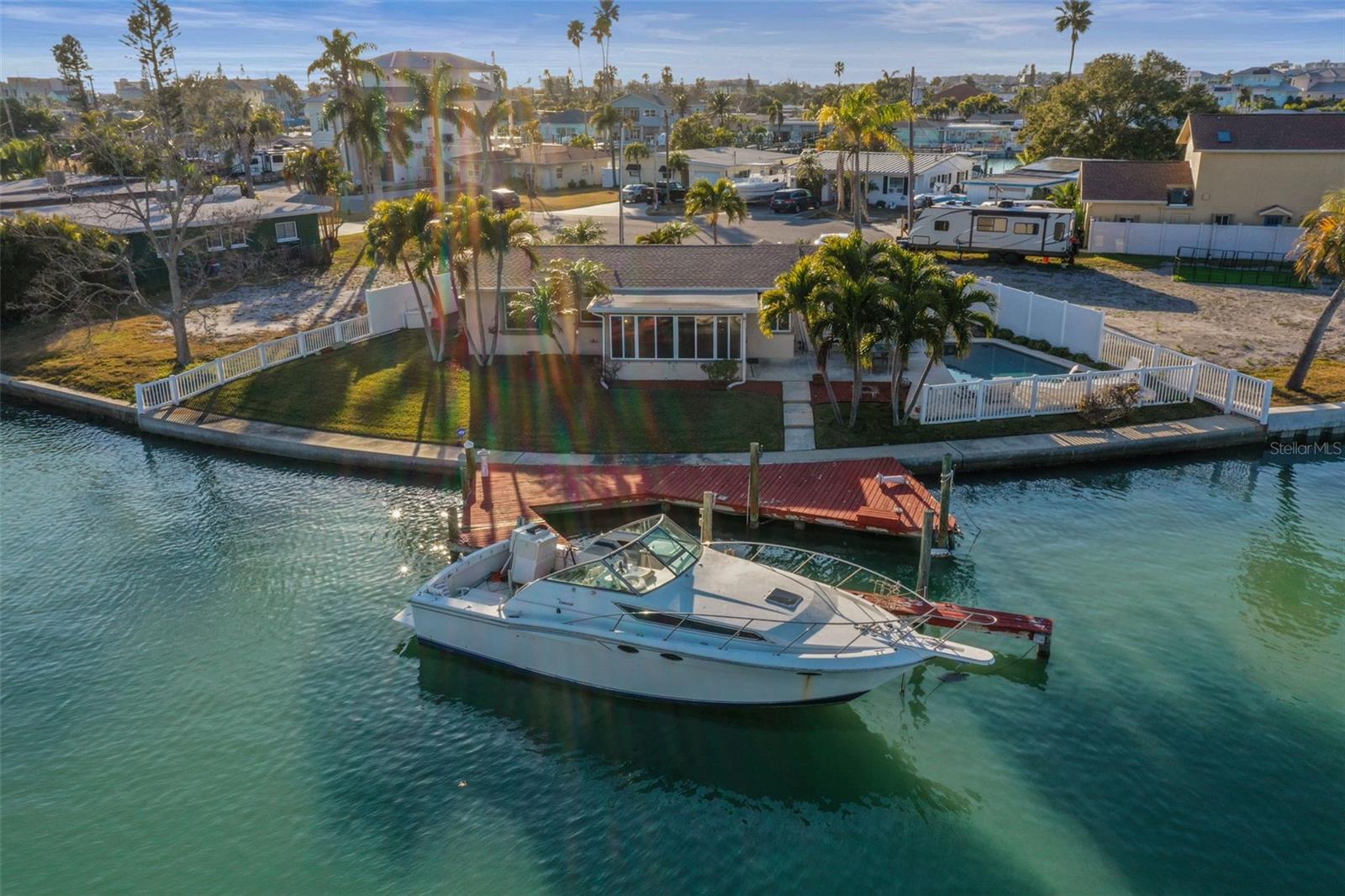 FUN BOATING TIMES WAITING FOR YOU