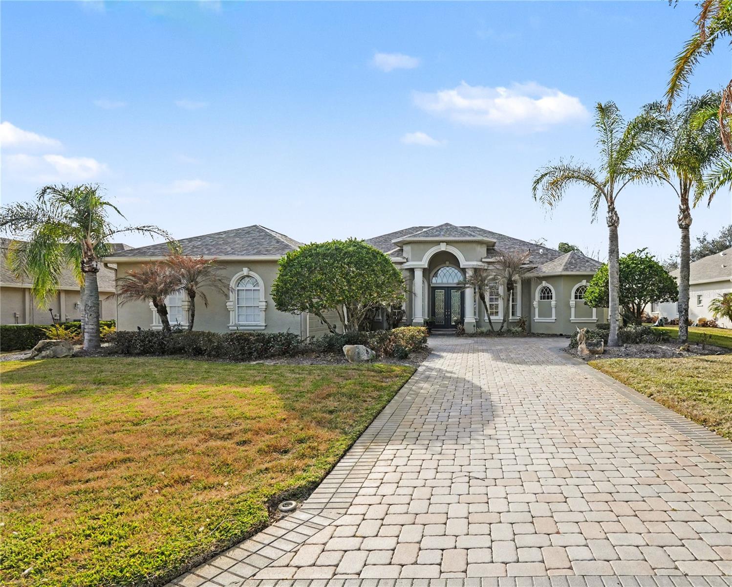 Luxury residence in Lake Jovita!
