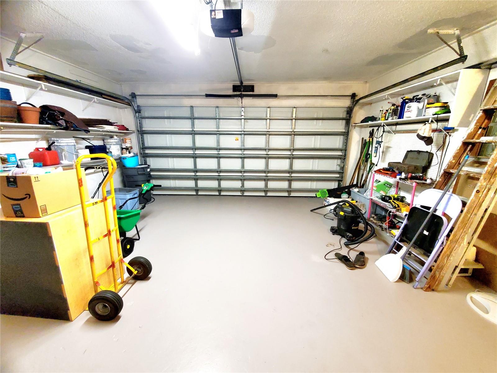 GARAGE