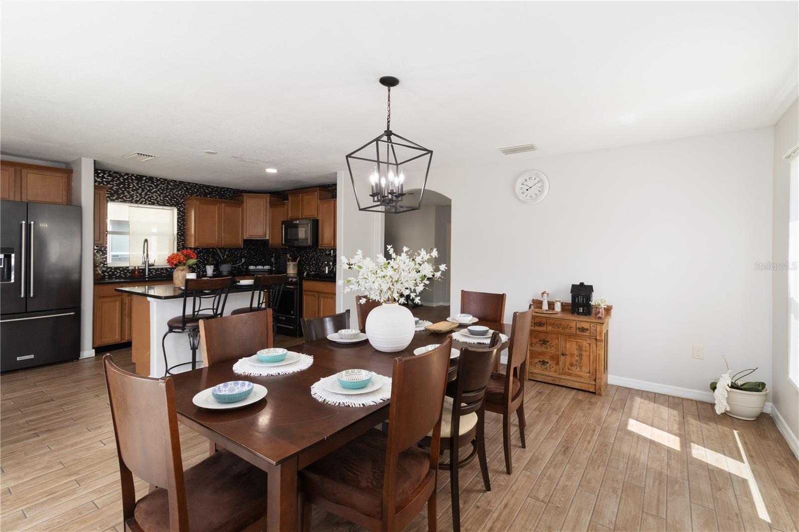 Family room/Eat in Kitchen/Kitchen