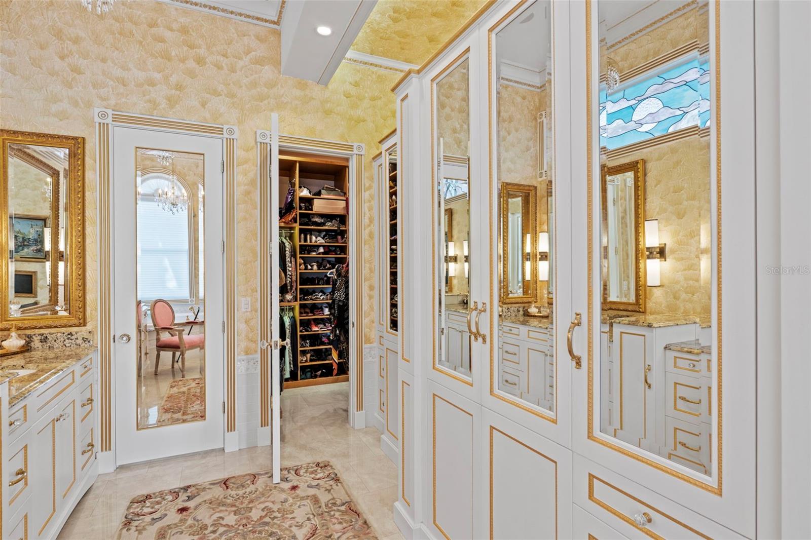 Mirrored Wardrobe and Walk in Closet