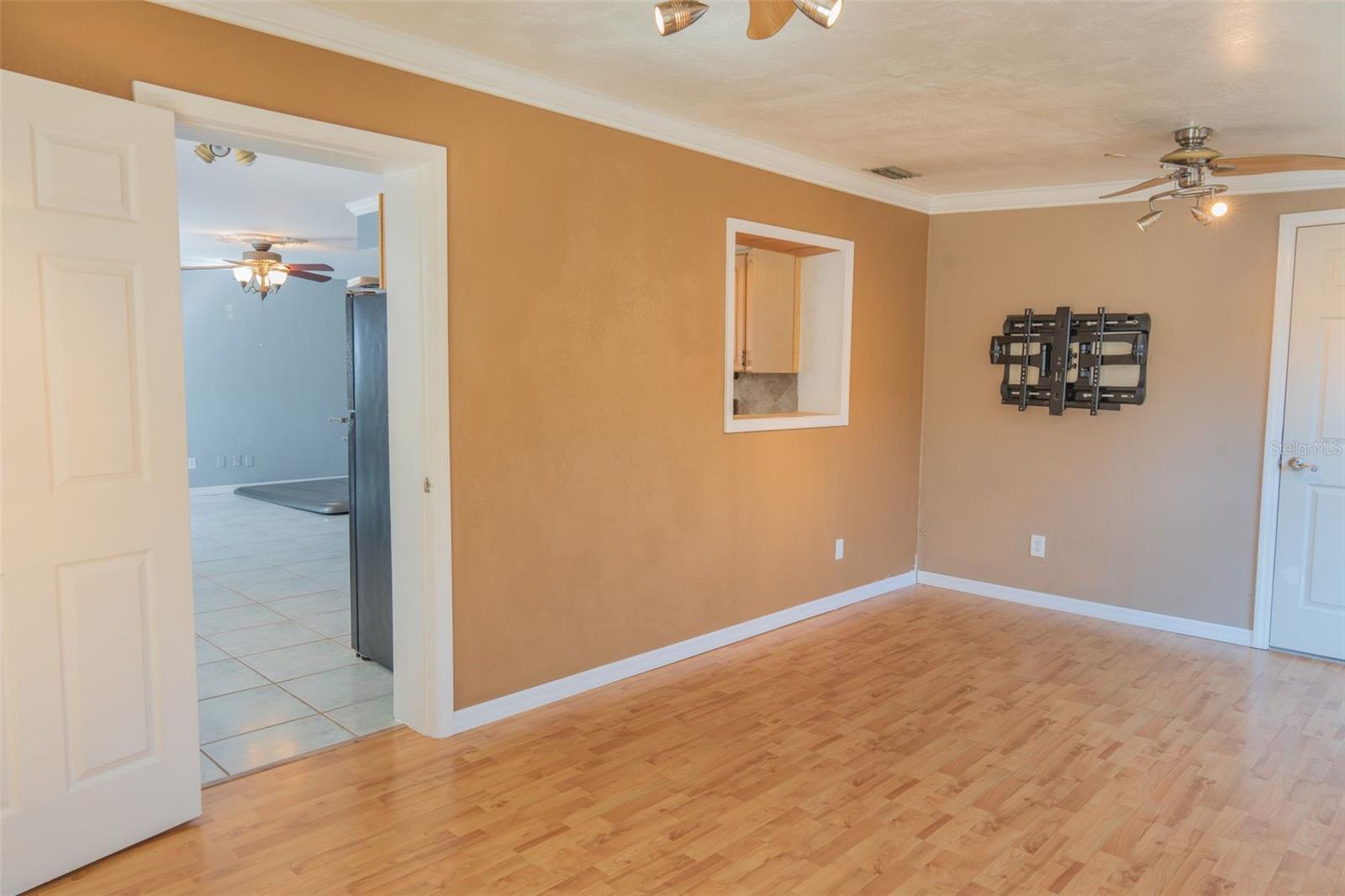 Media/Family RoomApprox Dim: 11x18