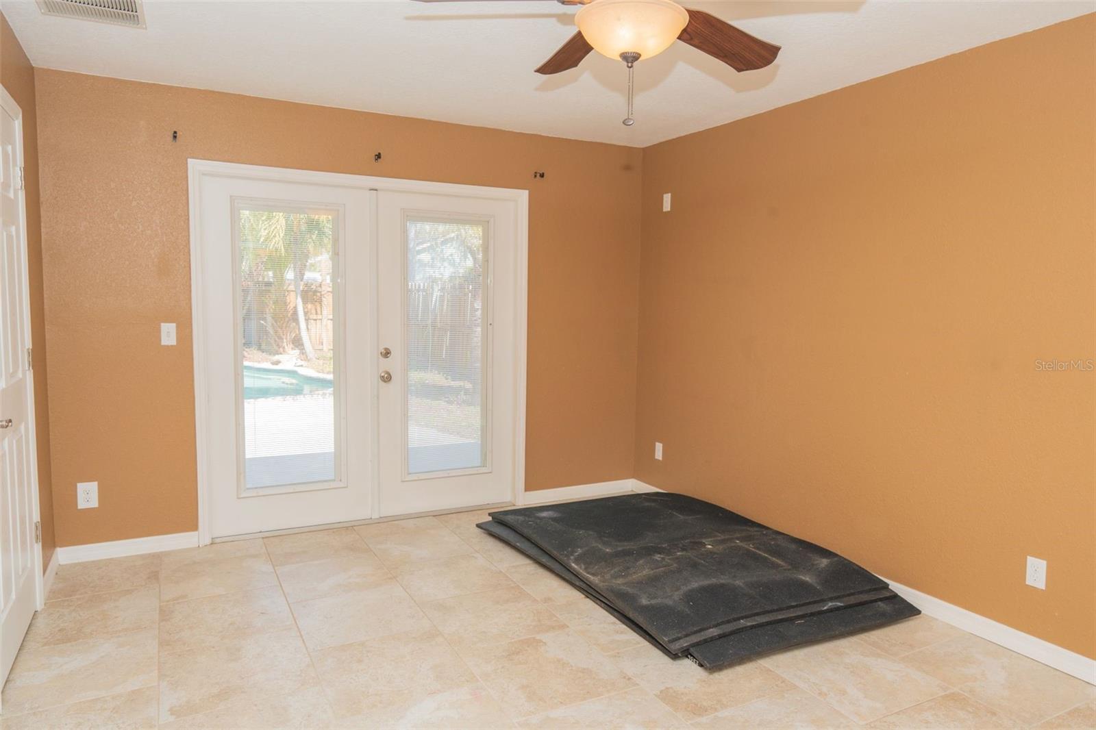 Bedroom 3 Approx Dim: 11x19