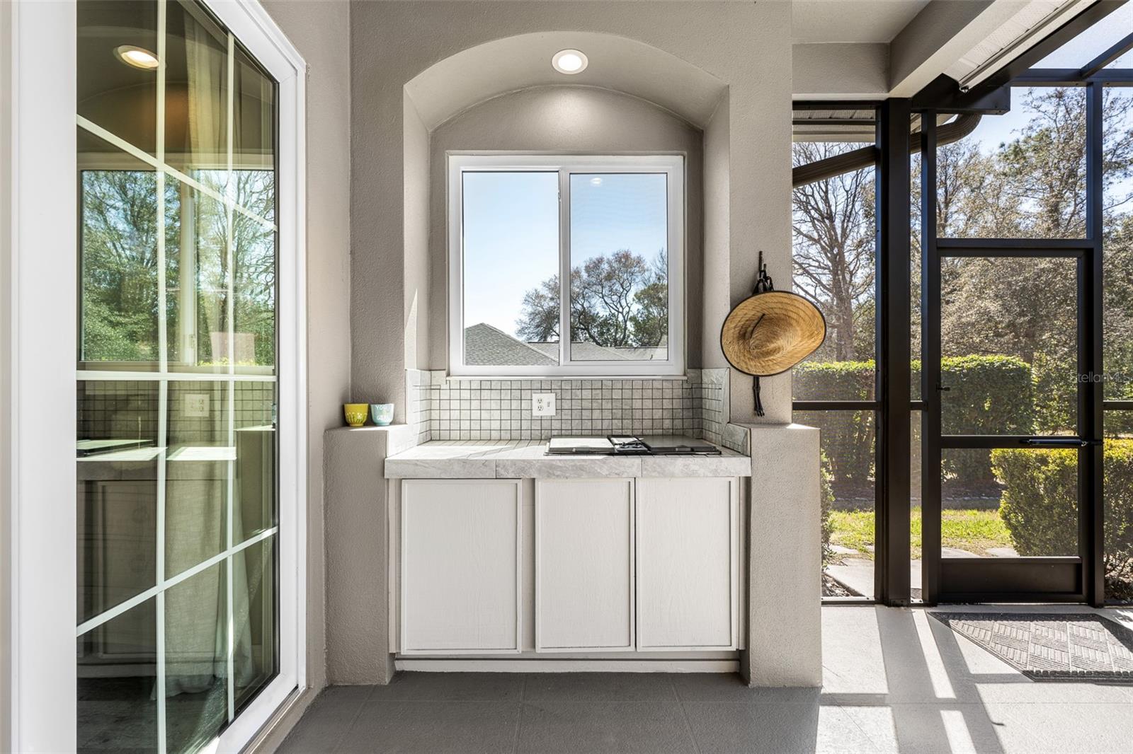 Jenn-Air grill in the lanai