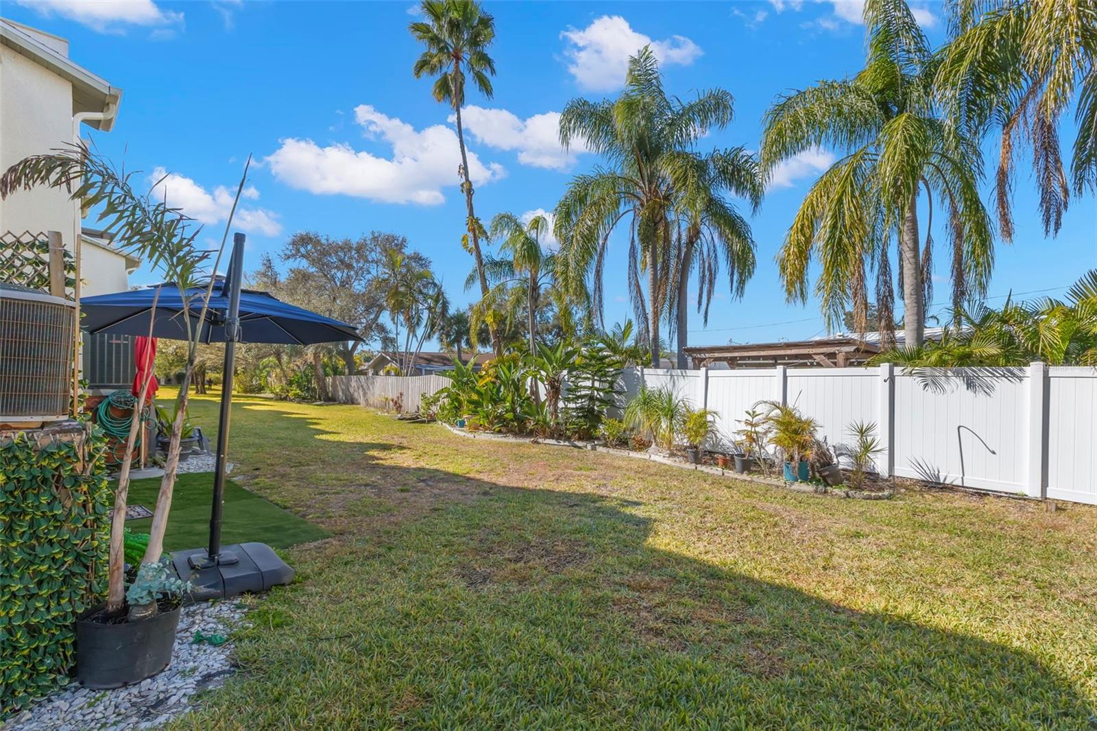 Private backyard oasis for extra outdoor living space! Very Quiet!