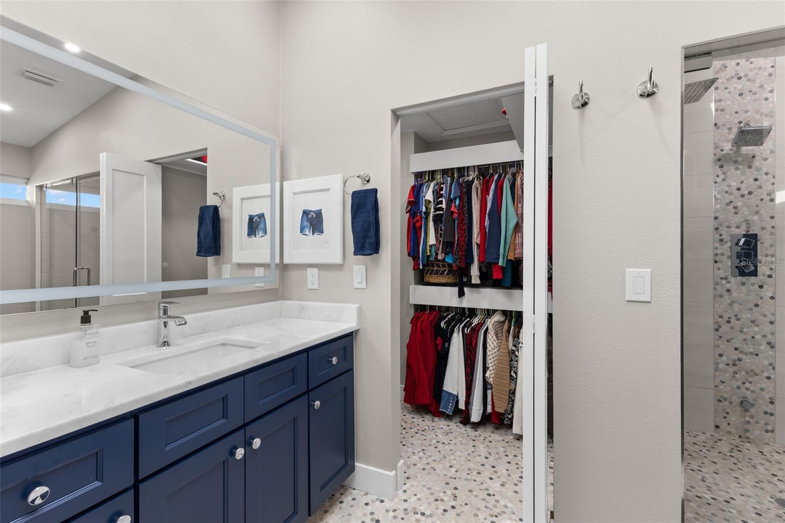Master Ensuite w/personalized closet