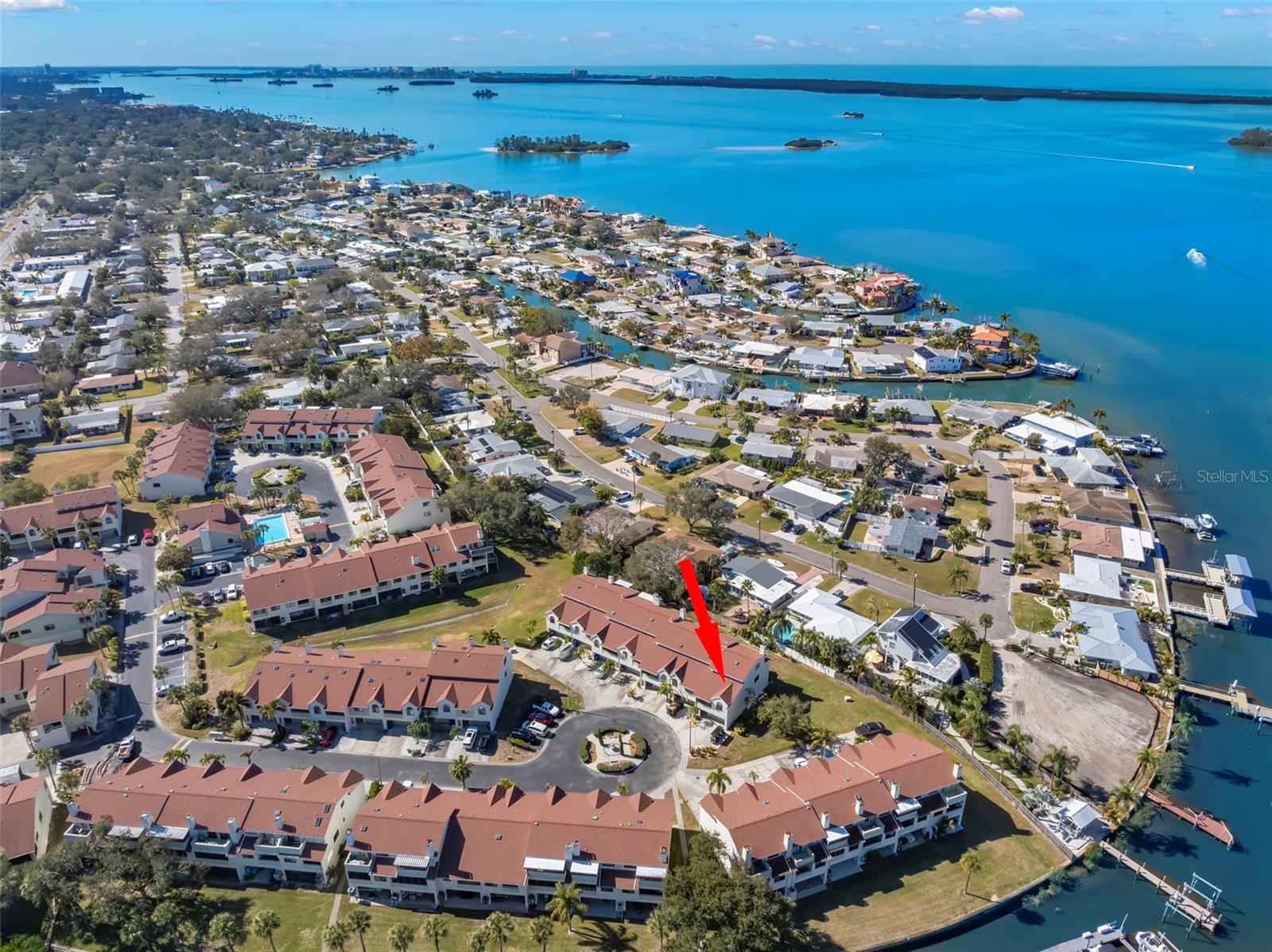 Minutes from Dunedin Causeway/Honeymoon Island AND Clearwater Beach on your own boat