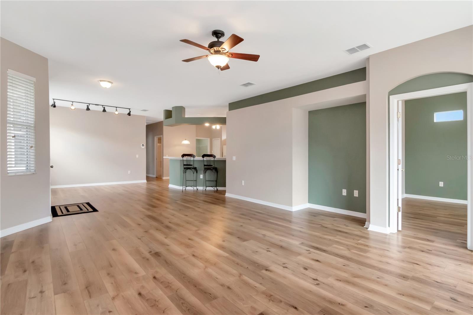 Living / Dining / Breakfast bar