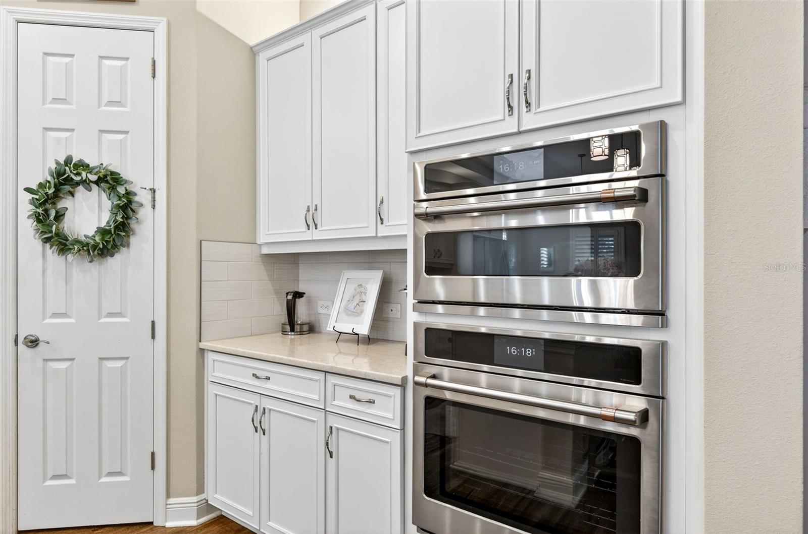 Convection microwave oven. Gas oven. Walk in pantry