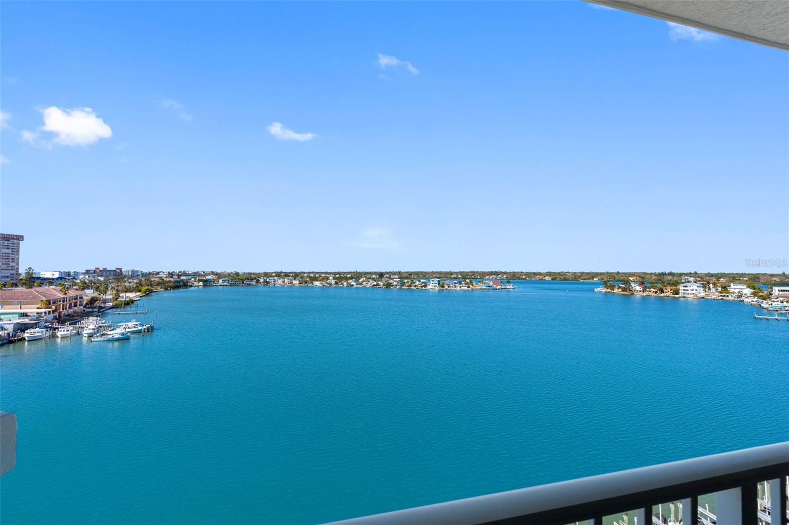 ..  This Would Be in The Middle of the Balcony Run. The Dolphins & Aquatic Life Come in From the Right Side. The Dolphins Teach Their Calves Here. The Manatees Nibble On The Young Seagrass Along The Edges. You're Learn More about Floridas Aquatic Life Here at RSY&Tennis then Any Aquarium. These Dolphins Are Family Oriented Smart Mammals Who Patiently Teach Their Young To Fish, Jump and Enjoy Life. Your Sitting in The Cat Seat Watching The Show every Day.