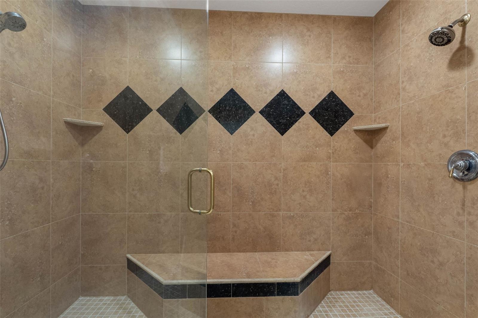 ... Large Walk In Shower -- With  Bench ... Dual Shower Hook Up. Perfect - Classic - Timeless.