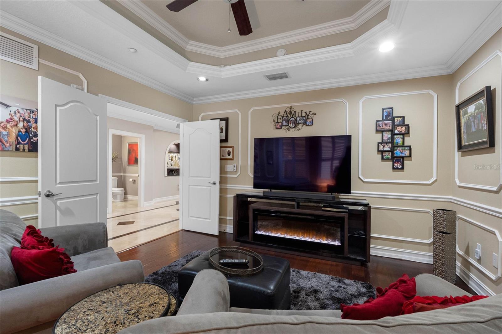 ..Bedroom  #4 - Tray Ceilings - Crown Molding - Convertible Coaches.