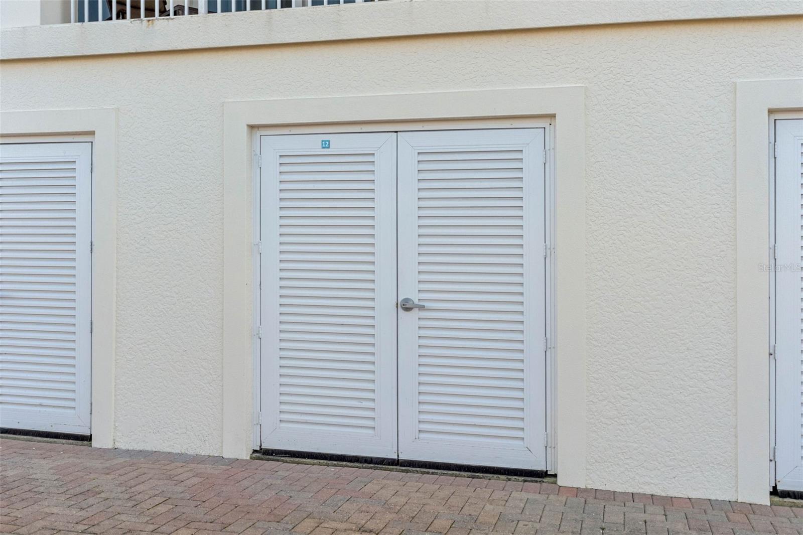 Poolside Cabana # 12.. PH 702 Also Conveys With 3 Covered Parking Spots.