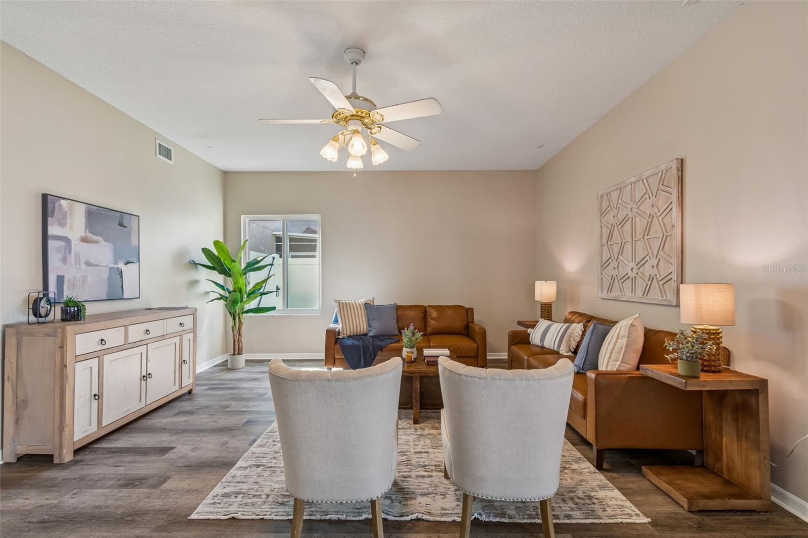 Tall ceilings and great natural light