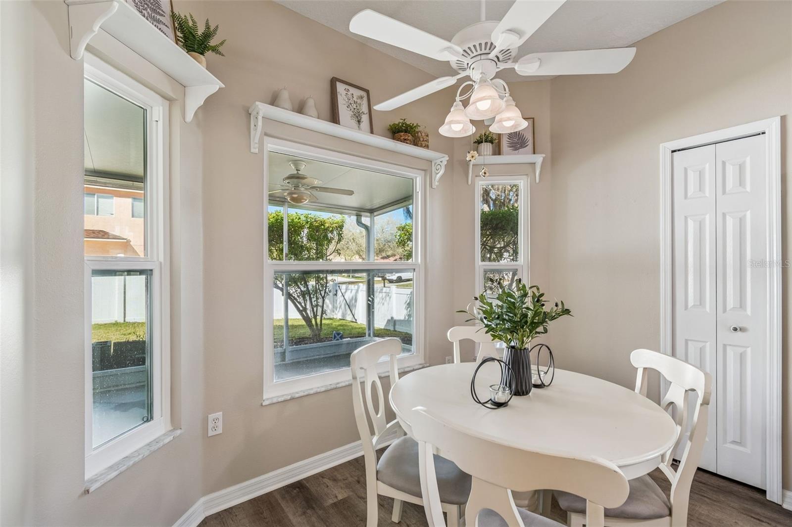 Additional seating in dinette area